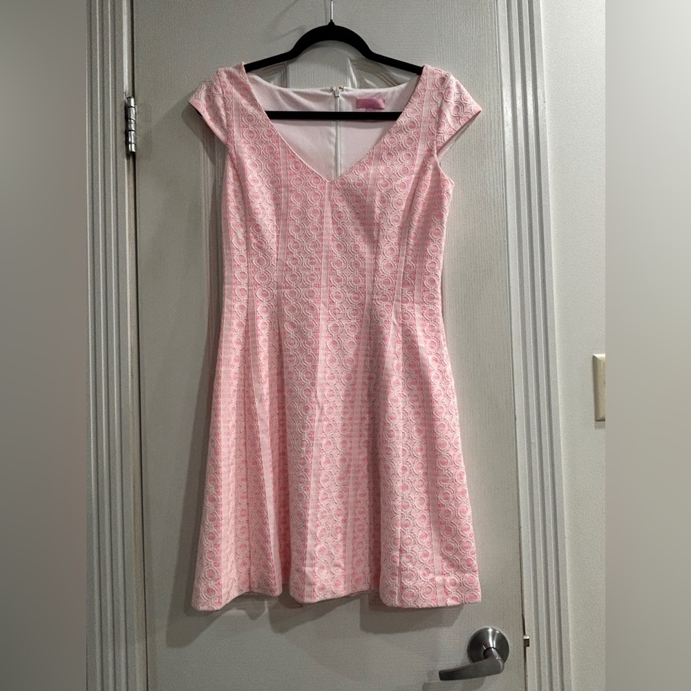 Lilly Pulitzer Briella Dress in Pink and White GEOMETRIC CAP SLEEVE SIZE SMALL - Picture 2 of 10